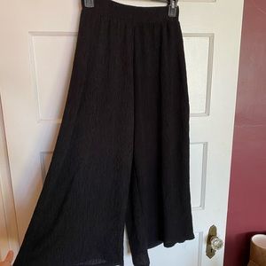 Urban Outfitters Wide Leg Pant • Size S